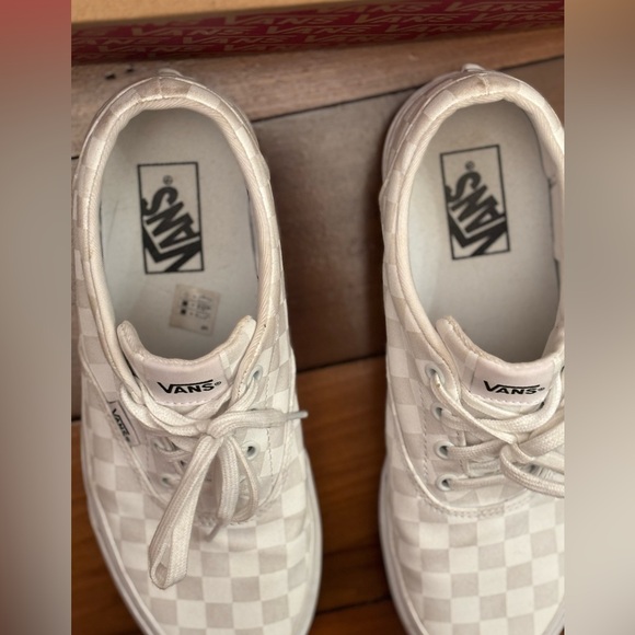 White Checkered Vans Size 8.5 - Picture 2 of 5